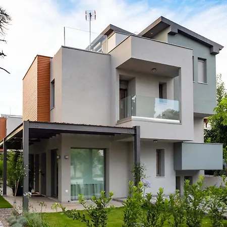 Gaia Maisonettes