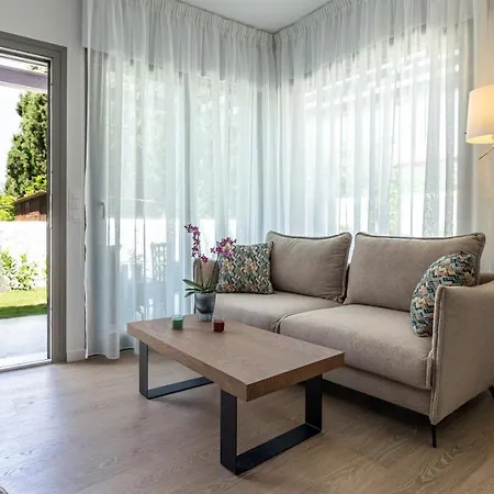 Gaia Maisonettes Nea Kallikrateia