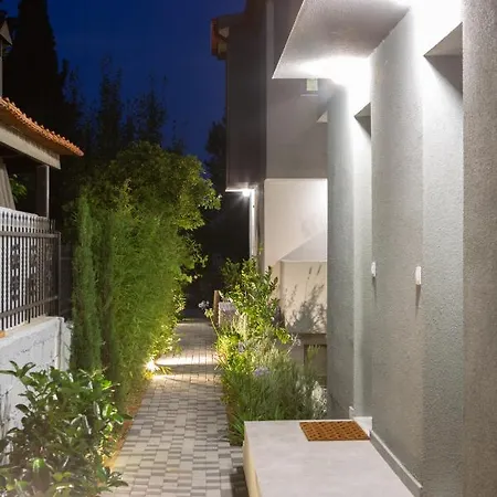 Gaia Maisonettes *